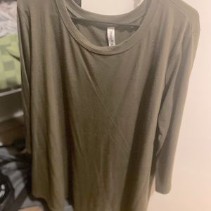 Olive green shirt. 3/4 length sleeve plus size
